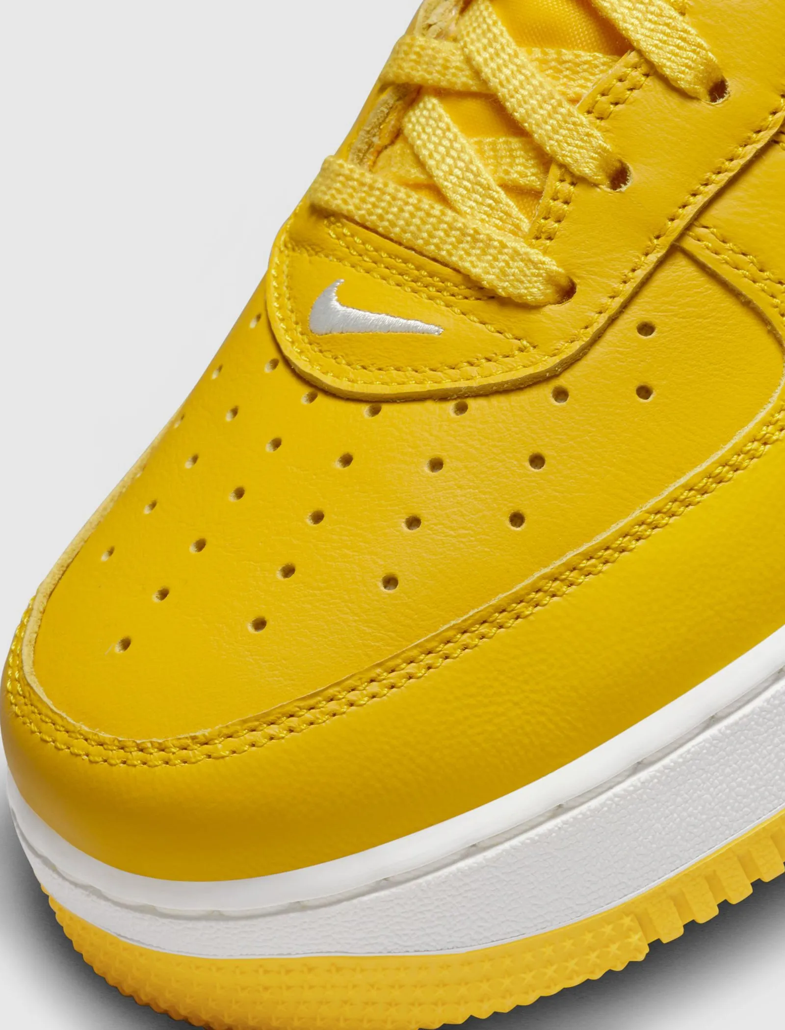 AIR FORCE 1 LOW RETRO "YELLOW JEWEL"