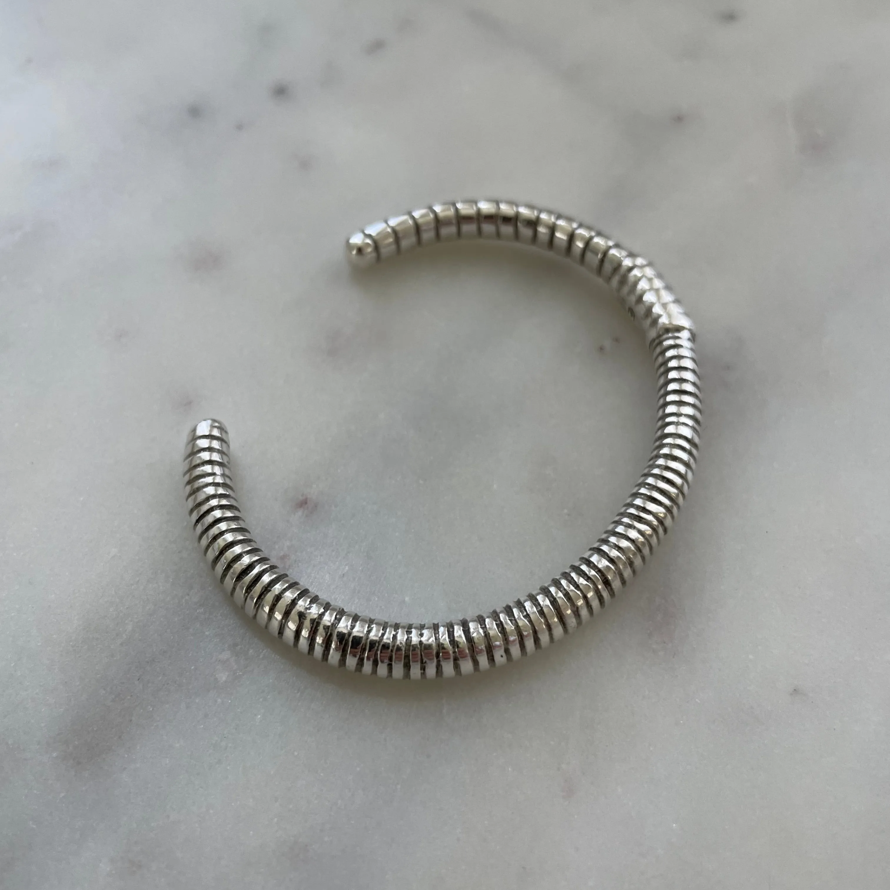 EARTHWORM CUFF