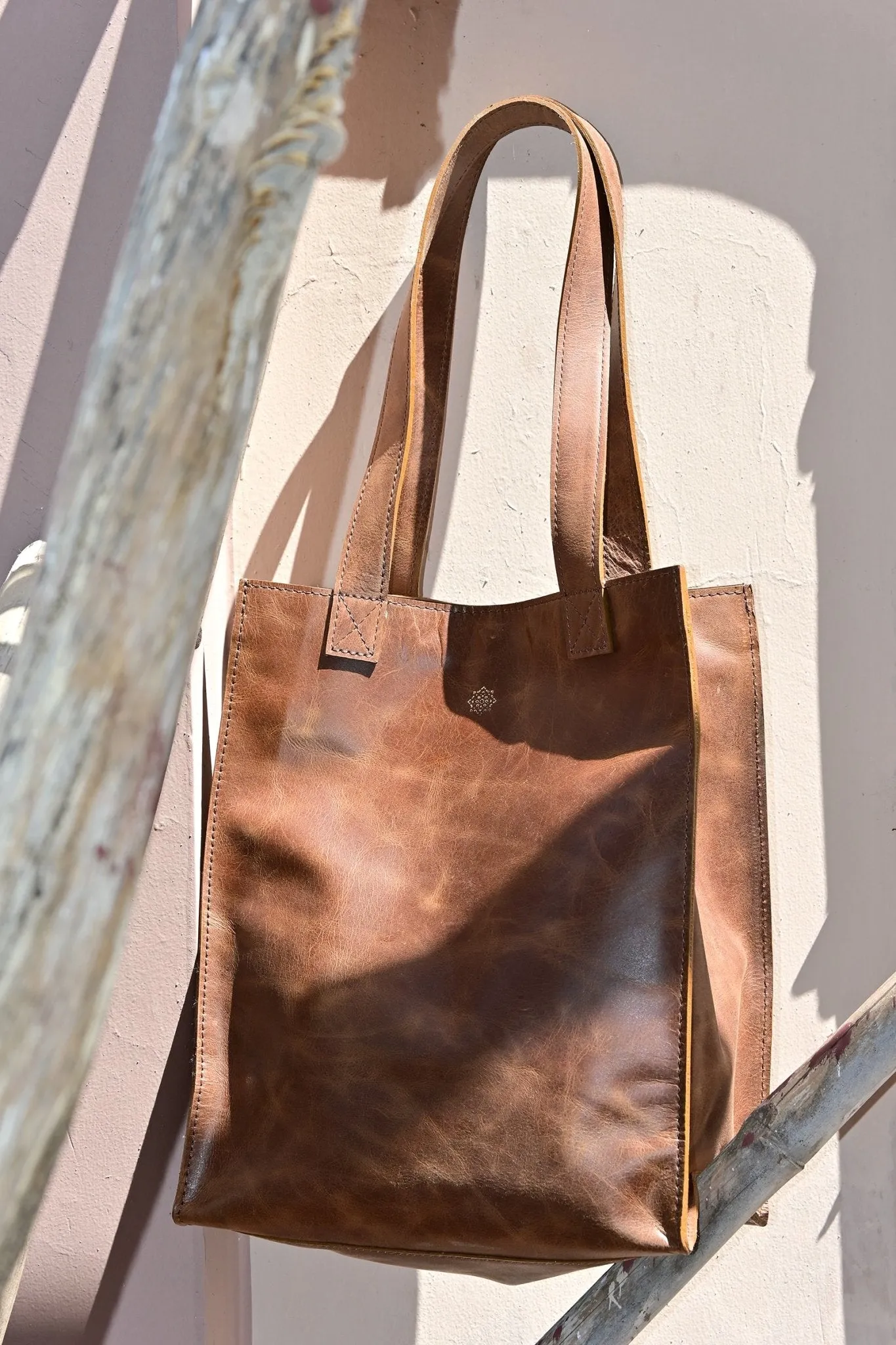 FREEBIE - LEATHER TOTE BAG MEDIUM