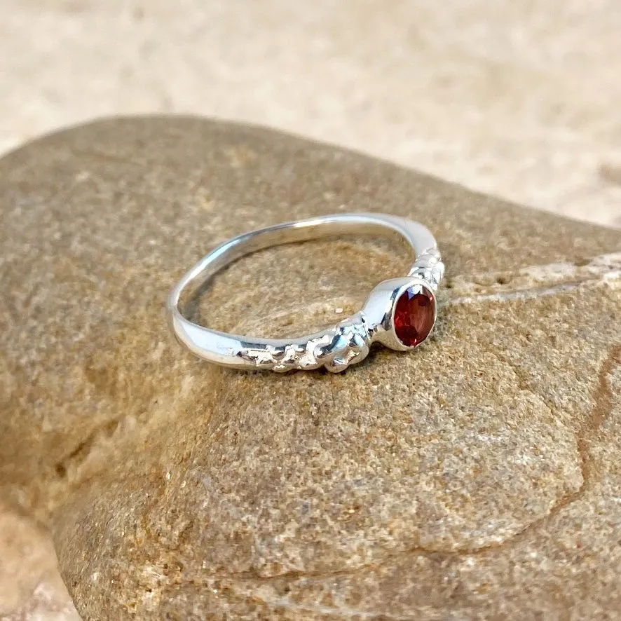 Garnet Mini Boho Designed Ring - Gypsy