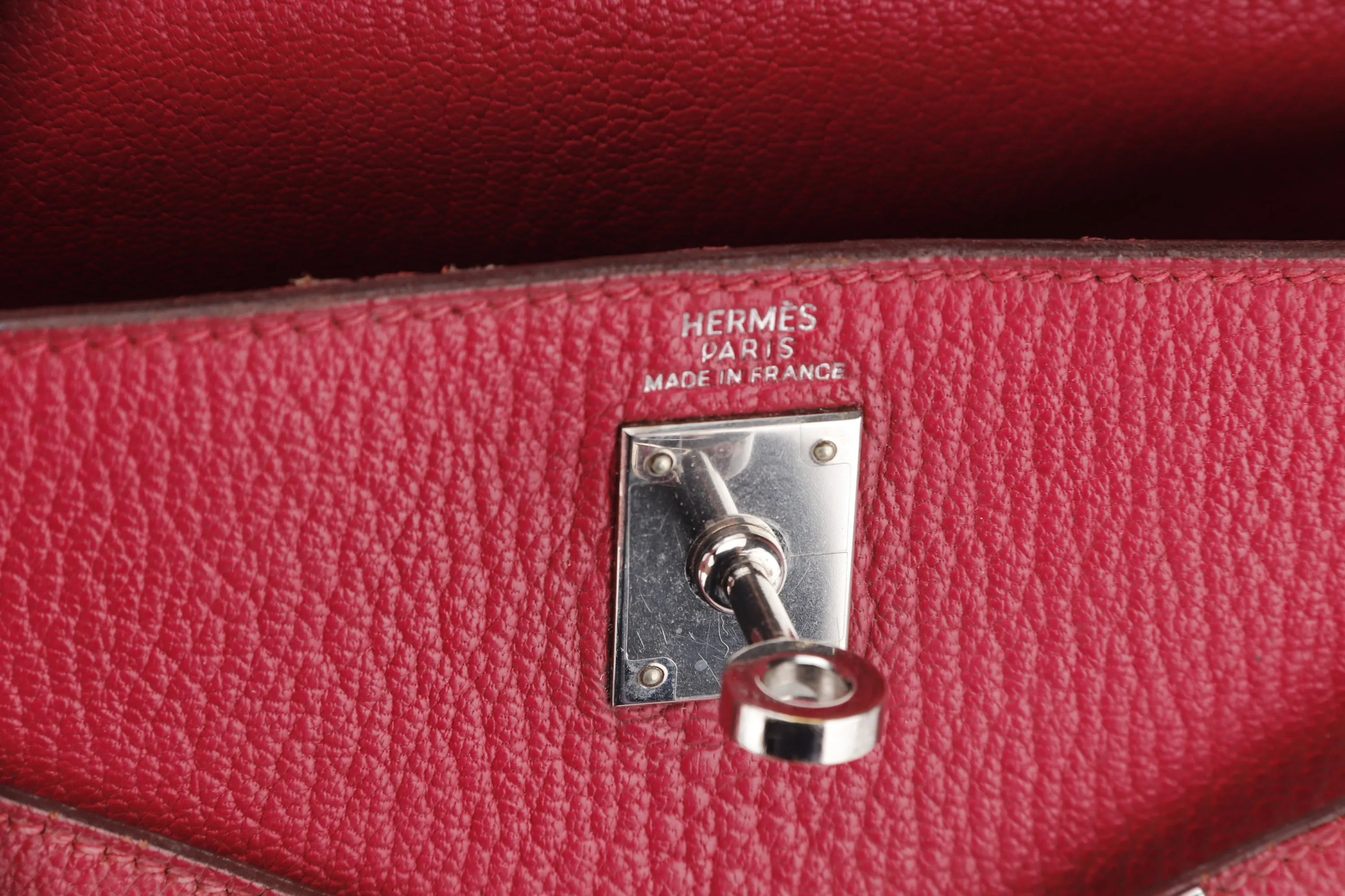 HERMES KELLY 25 (STAMP F (2002)) FUCHSIA CHEVRE LEATHER SILVER HARDWARE, WITH STRAP LOCK, KEYS, DUST COVER & BOX, NO TWILLY