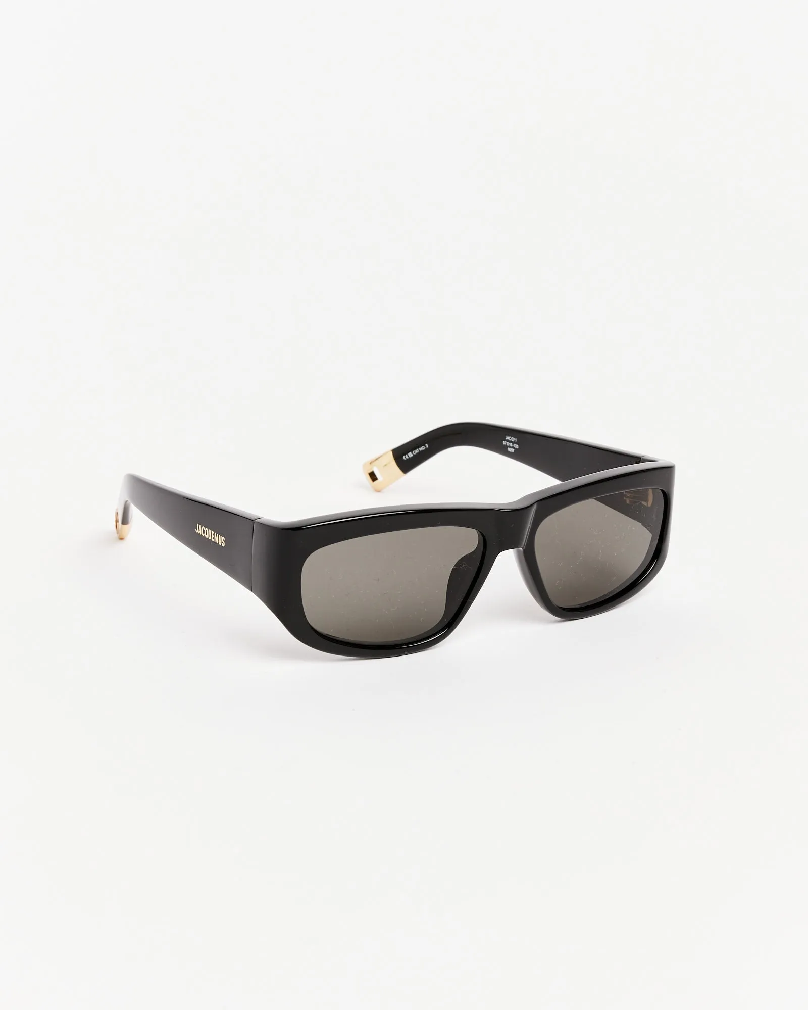 Les Lunettes Pilota Sunglasses in Black